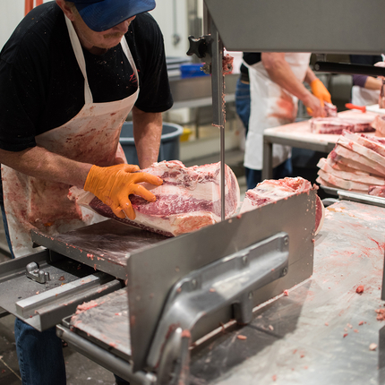 Treballant tallant carn